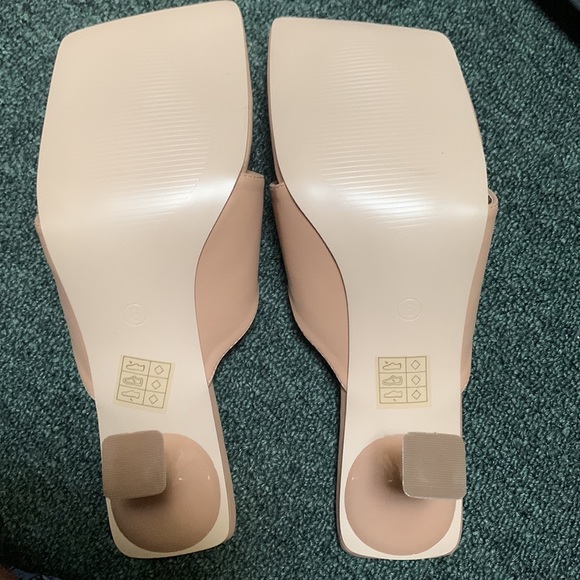 Nude slide with heel - Picture 3 of 3